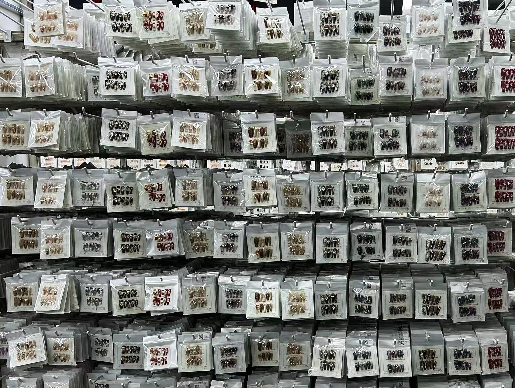 穿戴甲火爆,我都虧本了:"創業的人,比買的人還多"